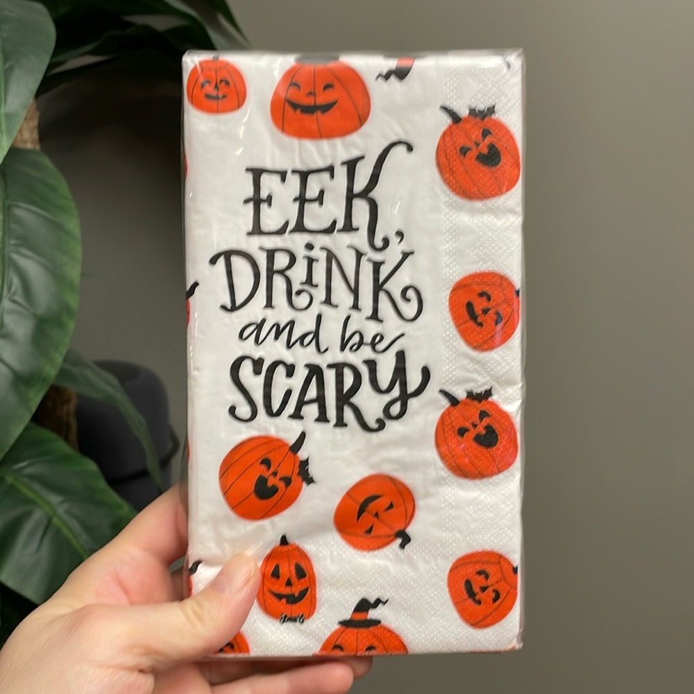 New NIP Halloween Napkins Pumpkins Design EEK Drink and be Scary Large Napkins